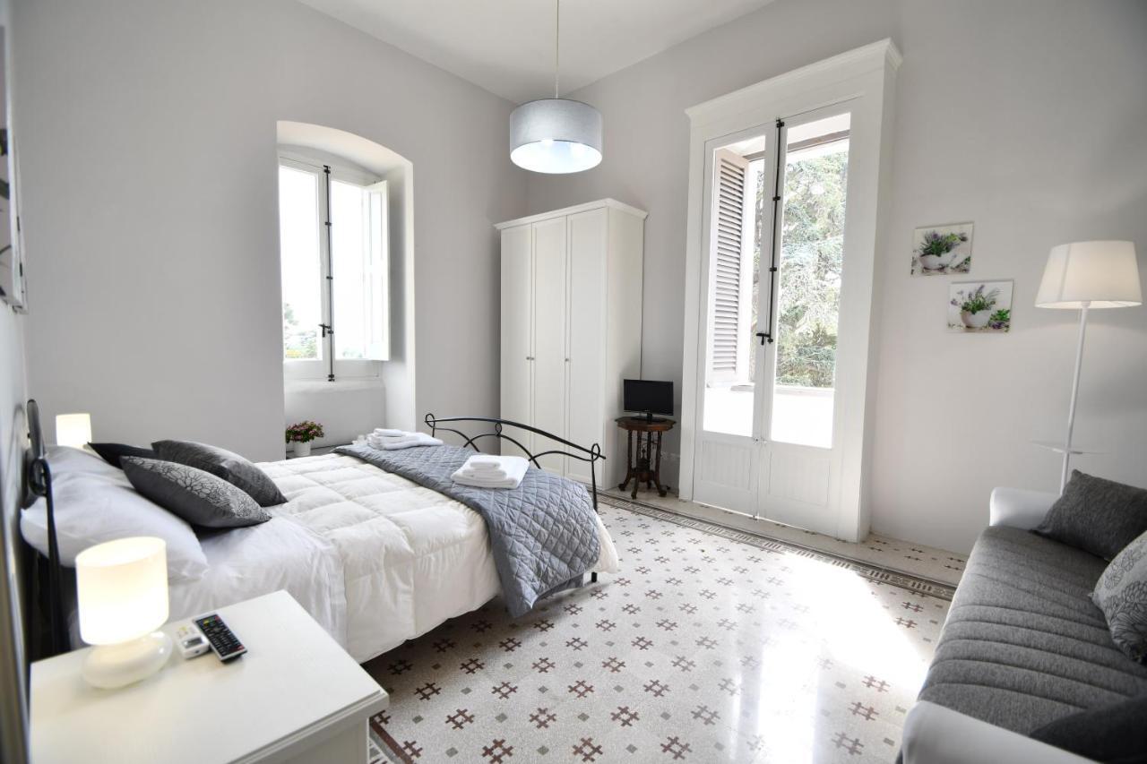 Villa Camilla Mola di Bari Eksteriør bilde
